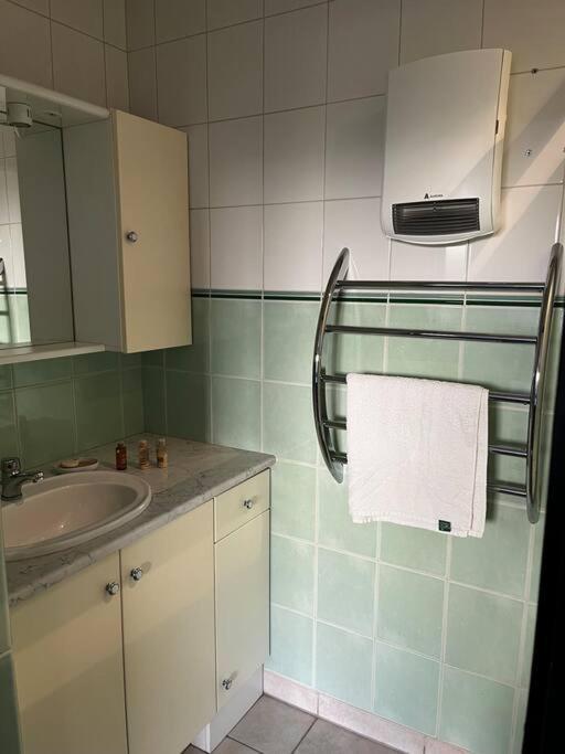 Appartement De 80M2 Refait A Neuf Bezannes-les-Reims Exterior foto